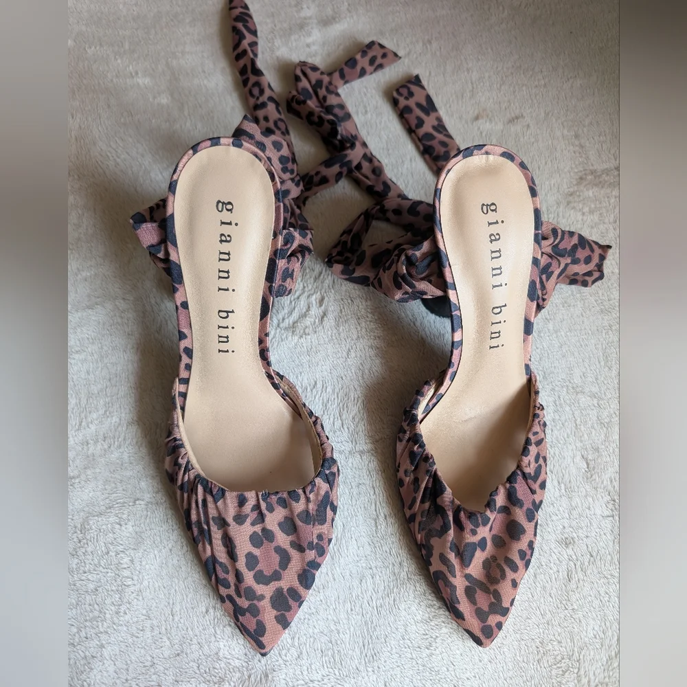Gianni Bini Henzlee Leopard Print Chiffon Wrap-Up Shoes Size 8